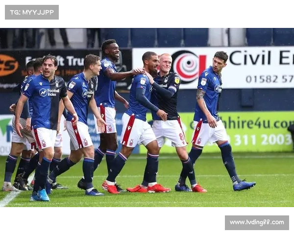 加的夫城足球队的联赛表现与辉煌历史探索